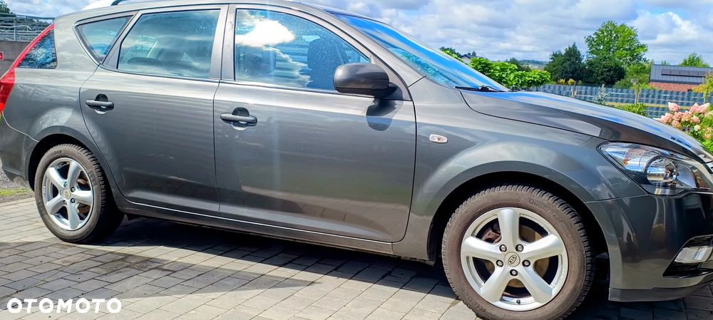 Kia Ceed - 14