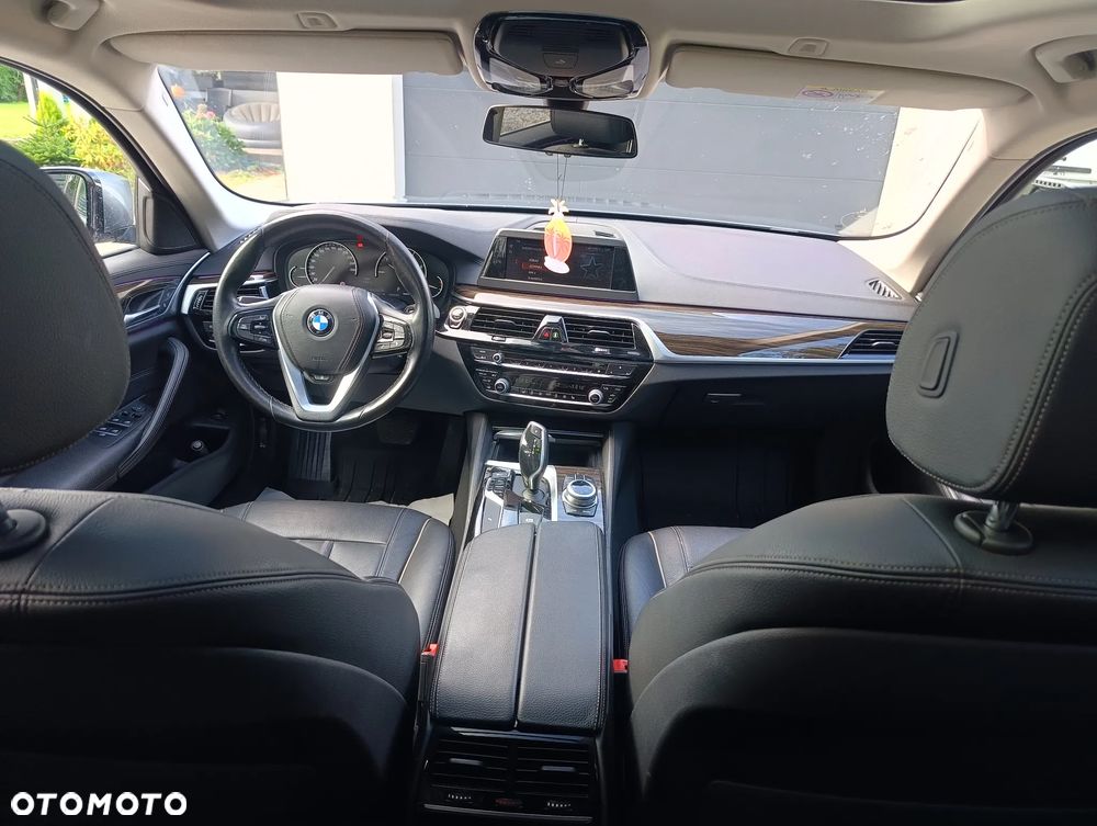 BMW Seria 5 525d Touring Luxury Line - 15