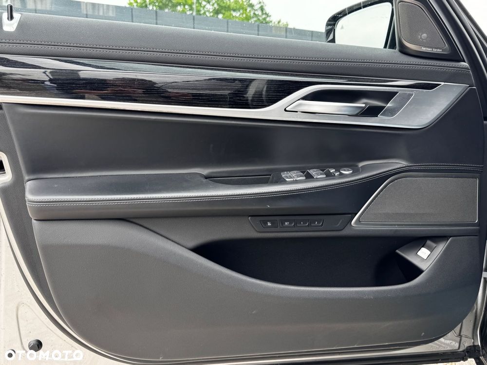 BMW Seria 7 - 16