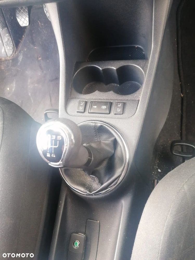 Skoda Roomster 1.2 TSI FAMILY - 9