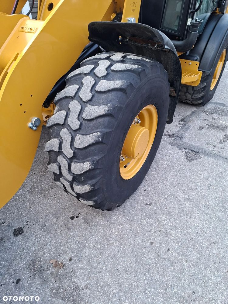 Caterpillar CAT 906 M - 21