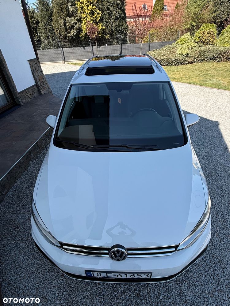 Volkswagen Touran - 11