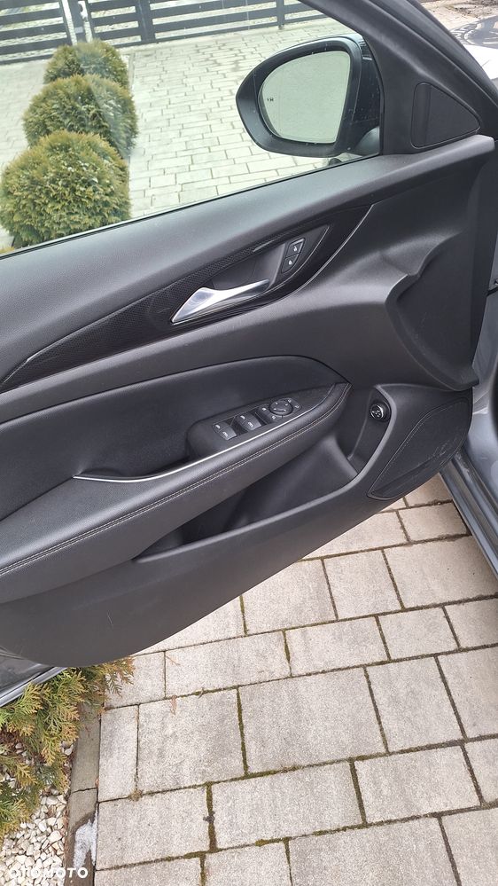 Opel Insignia 2.0 T Elegance S&S - 17