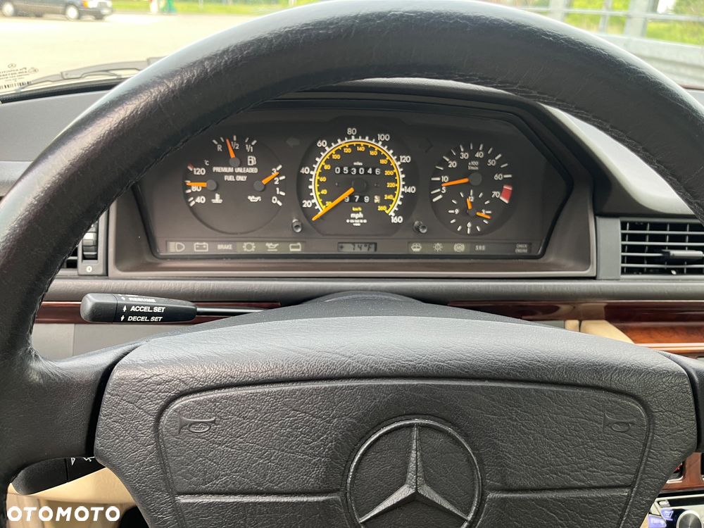 Mercedes-Benz Klasa E - 27