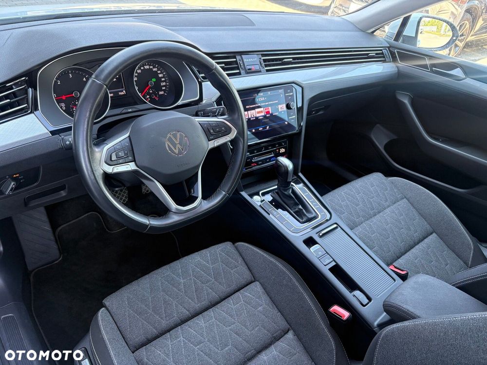 Volkswagen Passat - 12
