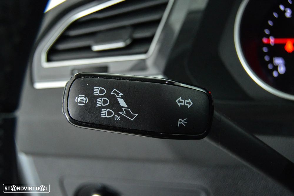 VW Tiguan 2.0 TDI Life DSG - 32