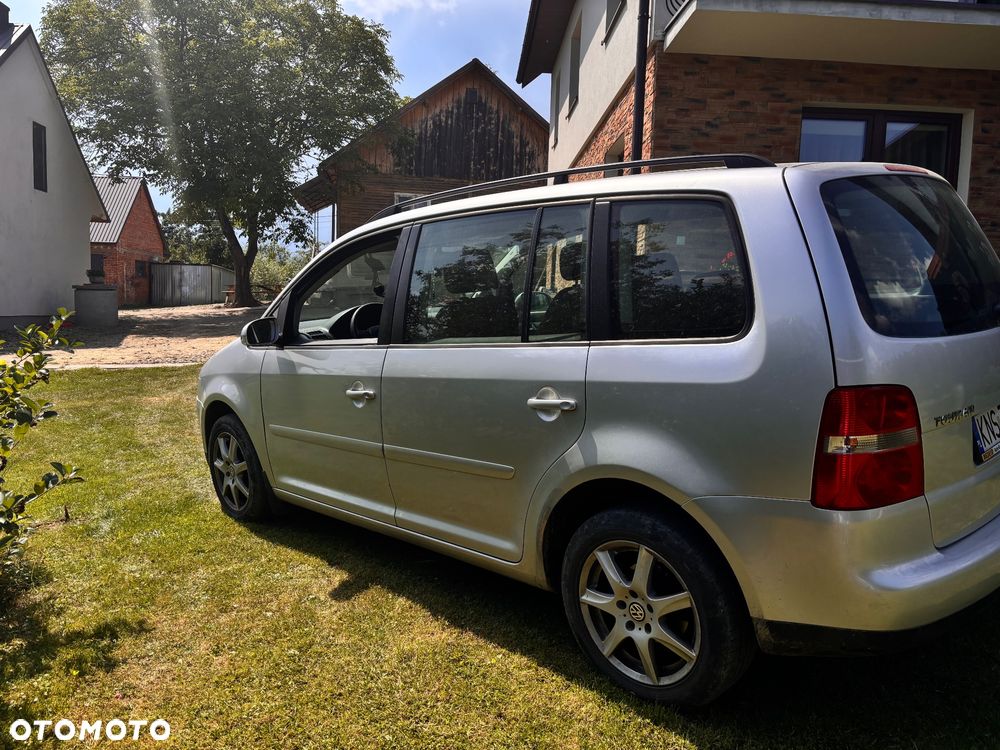 Volkswagen Touran 1.9 TDI Highline - 4