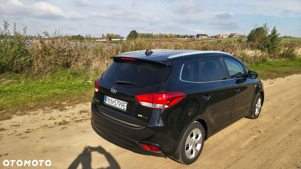 Kia Carens - 33