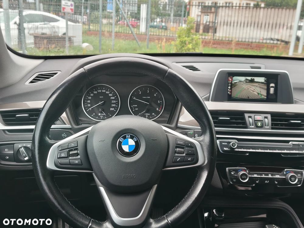 BMW X1 xDrive18d xLine - 10