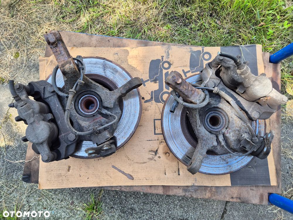 PIASTA ZWROTNICA TARCZA ZACISK HAMULCOWY  PRIMASTAR TRAFIC VIVARO 01-14r. - 2