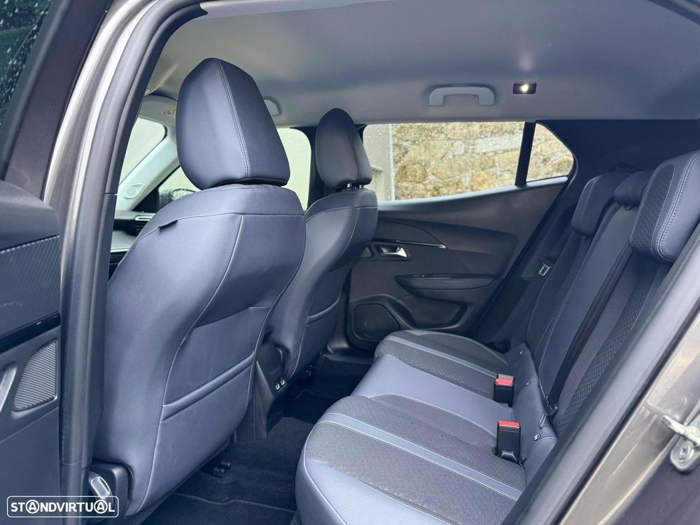 Peugeot 2008 1.2 PureTech Allure EAT8 - 10