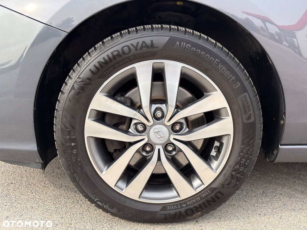 Hyundai i30 blue Kombi 1.4 Classic Navigation - 17
