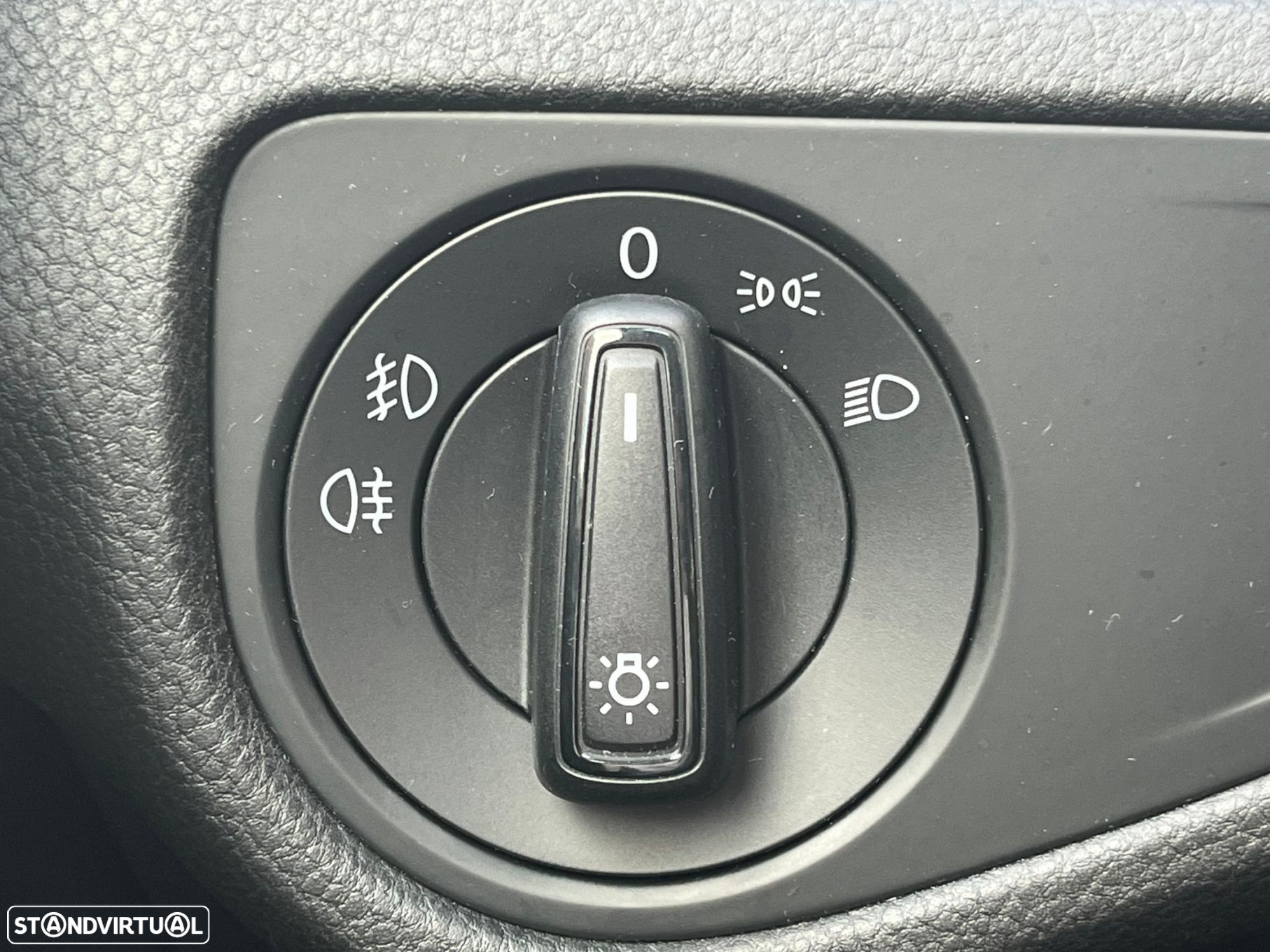 VW Golf 1.0 TSI Trendline Pack - 32