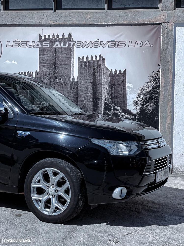 Mitsubishi Outlander - 2