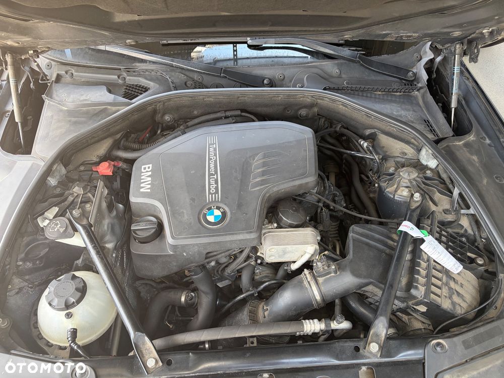 BMW Seria 5 528i Luxury Line - 17