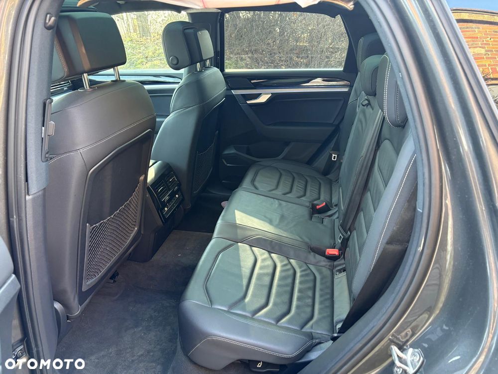 Volkswagen Touareg 3.0 V6 TDI SCR 4Motion Automatik R-Line - 24