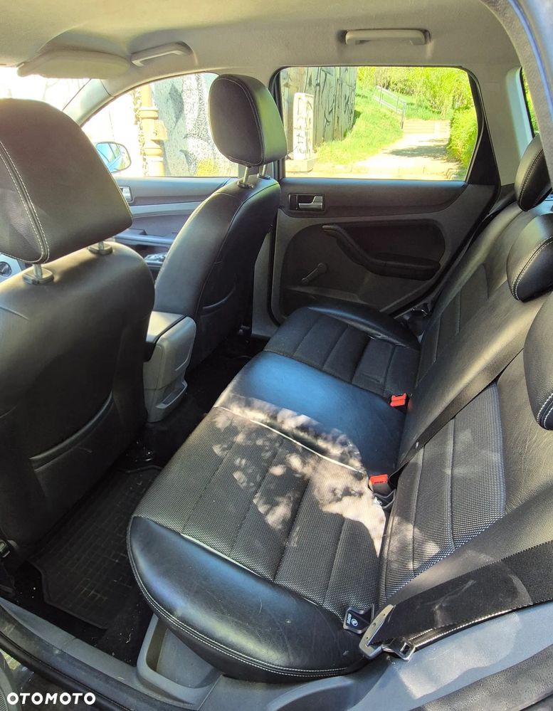 Ford Focus 1.6 Trend - 9