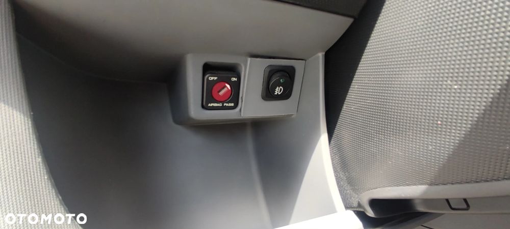 Toyota Aygo 1.0 VVT-i Sol EU5 - 19