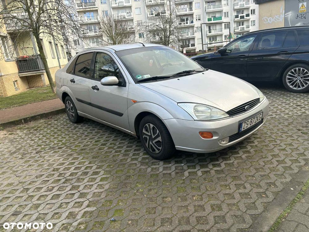 Ford Focus 1.6 Futura - 6