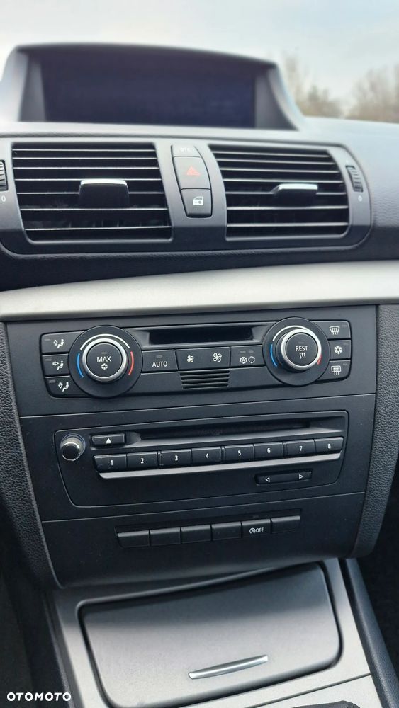 BMW Seria 1 118d DPF - 13