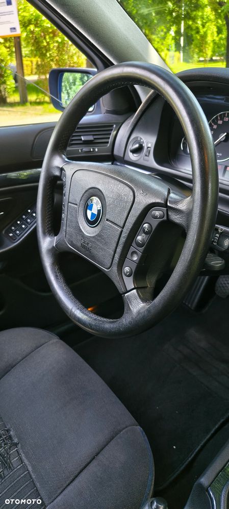 BMW Seria 5 528i - 9