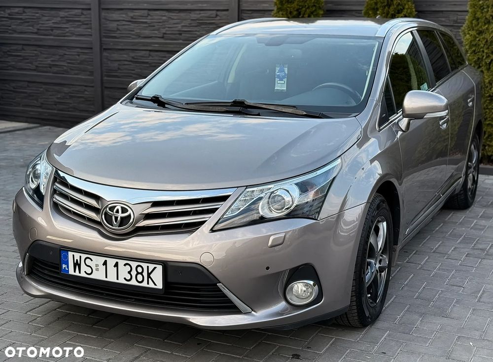 Toyota Avensis 2.0 D-4D Premium - 9