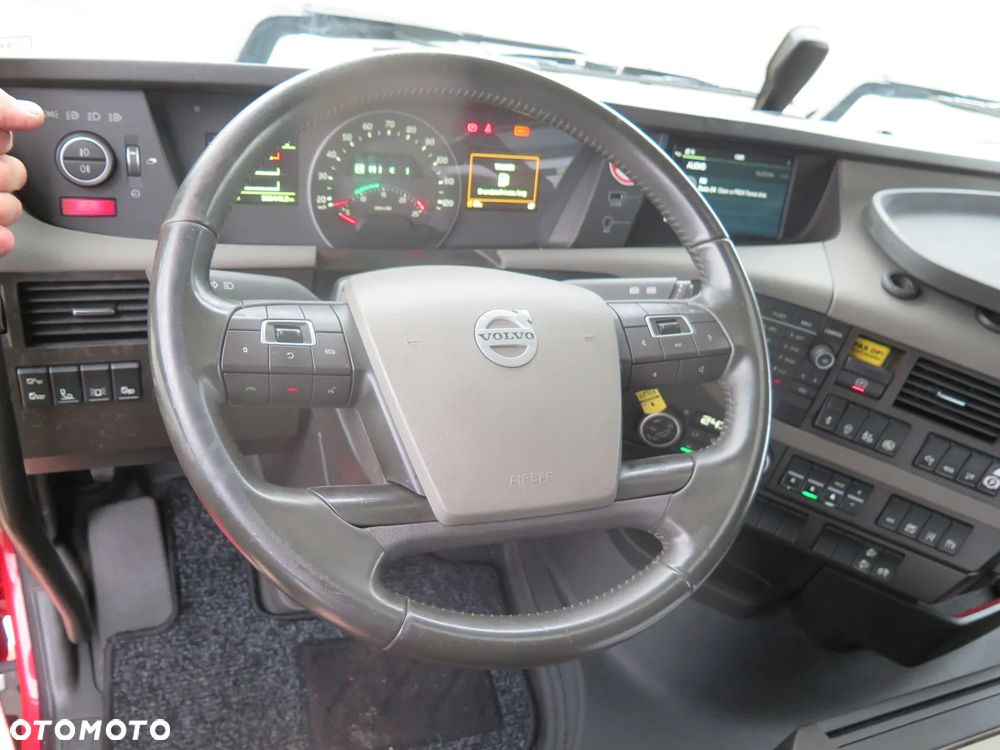 Volvo FH 460 GLOBETROTTER - 12