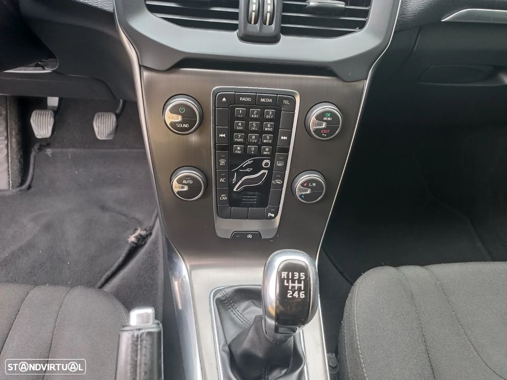 Volvo V40 1.6 D2 Momentum - 17