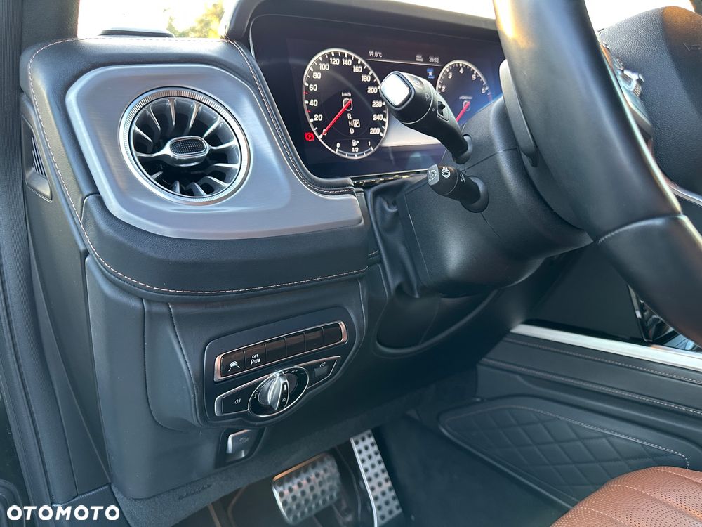 Mercedes-Benz Klasa G 500 9G-TRONIC - 23