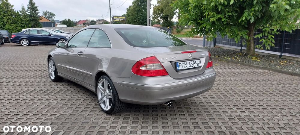 Mercedes-Benz CLK - 23