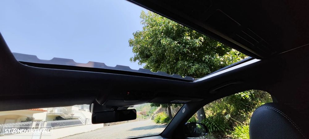 Mercedes-Benz E 220 d T 9G-TRONIC AMG Line - 17