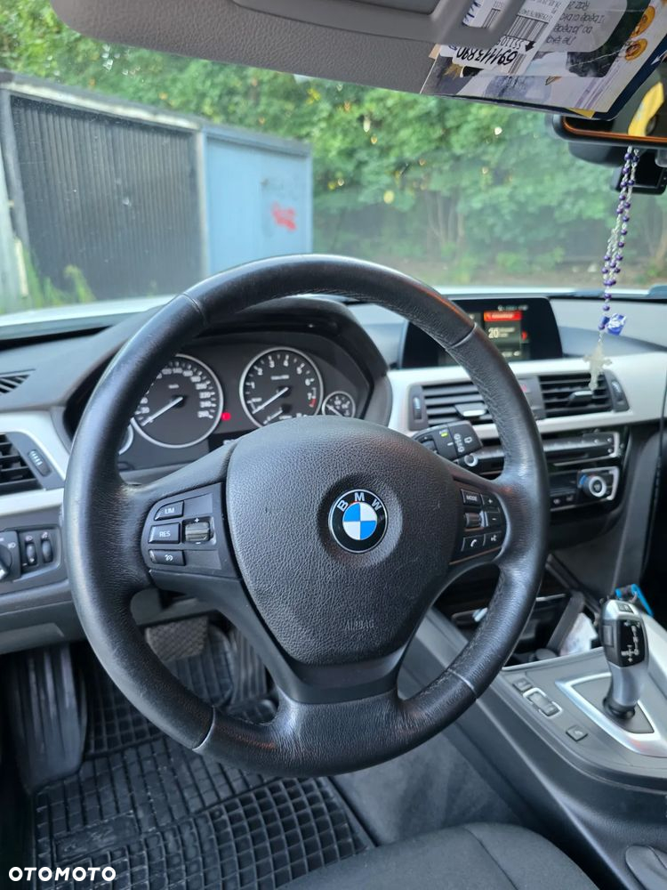 BMW Seria 3 318i Advantage - 9
