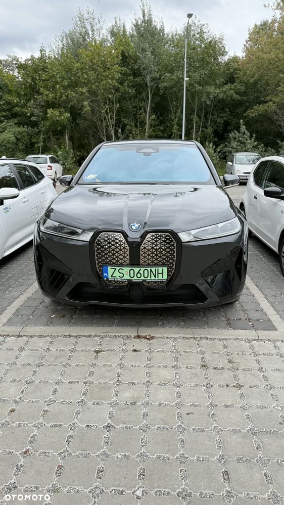 BMW iX xDrive40 76.6kWh Signature - 12