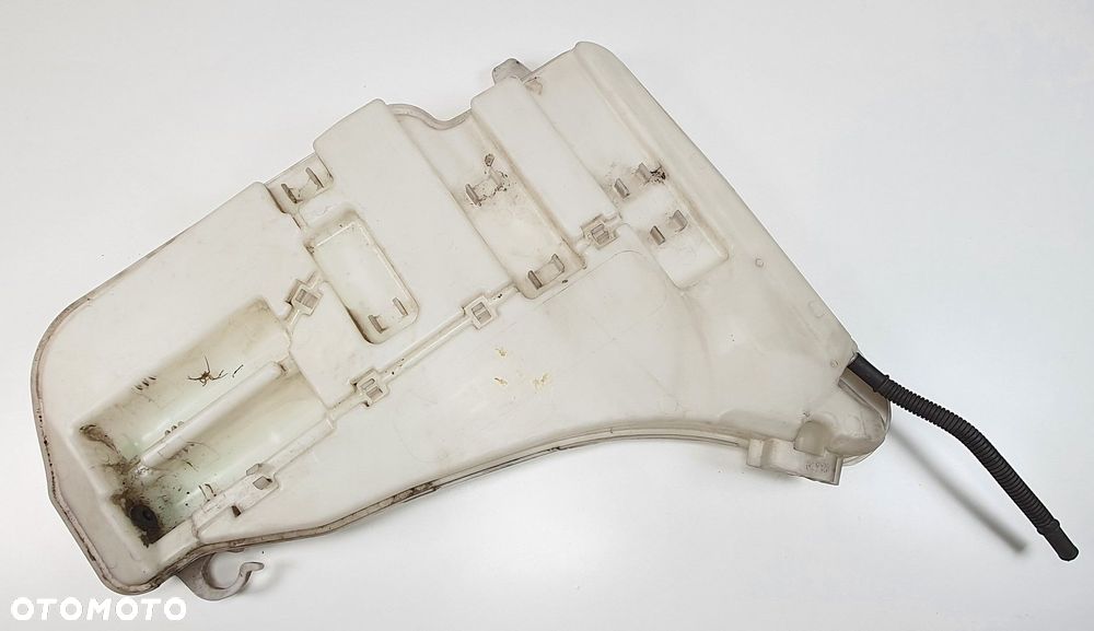 ZBIORNICZEK SPRYSKIWACZY BMW 5 F10 7178745 - 2