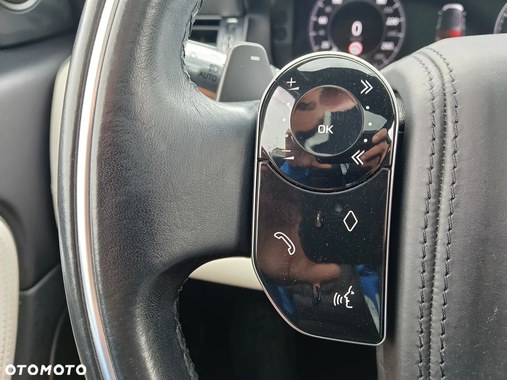 Land Rover Discovery Sport P300e R-Dynamic - 31