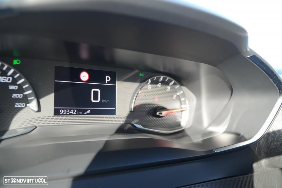 Peugeot 2008 1.2 PureTech Active EAT8 - 13