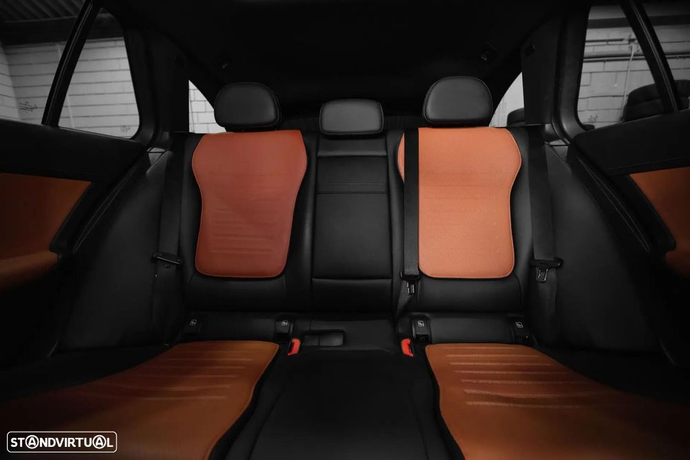 Mercedes-Benz C 300 e AMG Line - 12