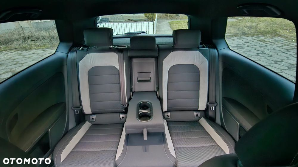 Volkswagen Golf - 12