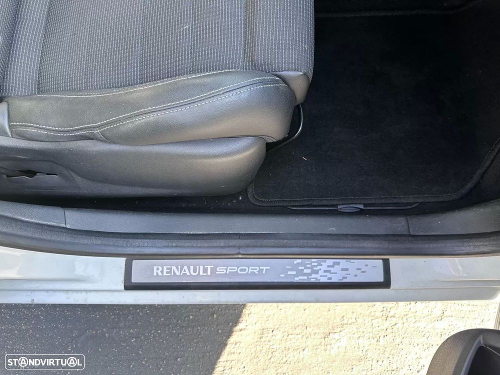 Renault Mégane Sport Tourer 1.5 dCi GT Line - 33