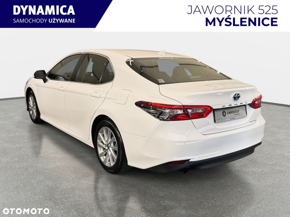 Toyota Camry - 7