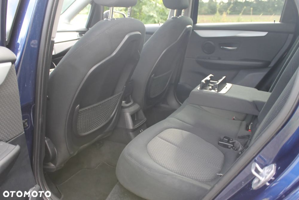 BMW Seria 2 216d - 20
