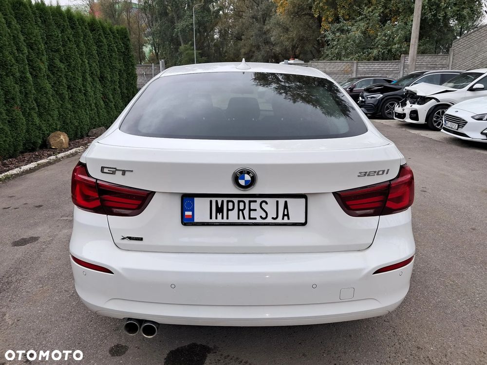 BMW Seria 3 320i GPF Advantage - 12