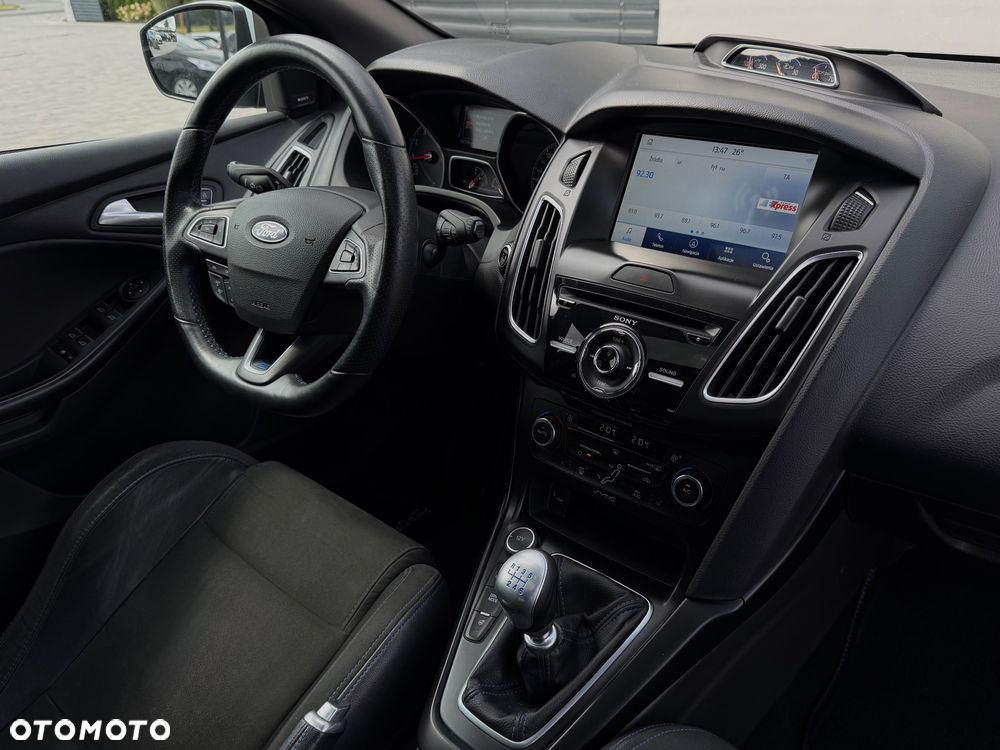 Ford Focus 2.3 EcoBoost S&S Allrad RS - 29