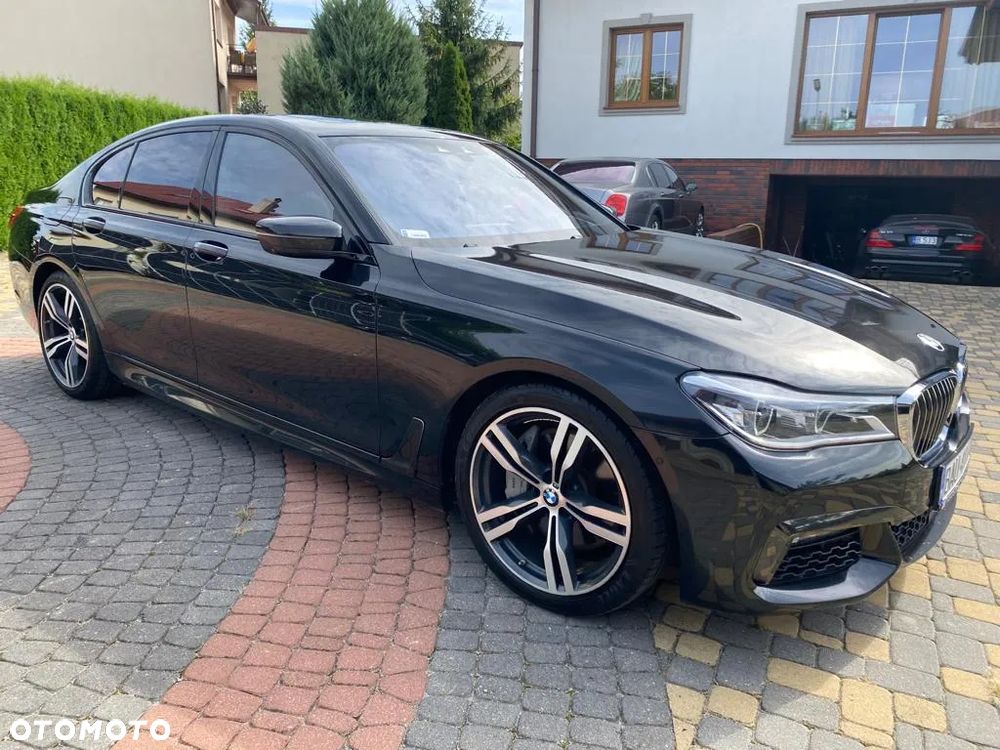 BMW Seria 7 750i xDrive - 1