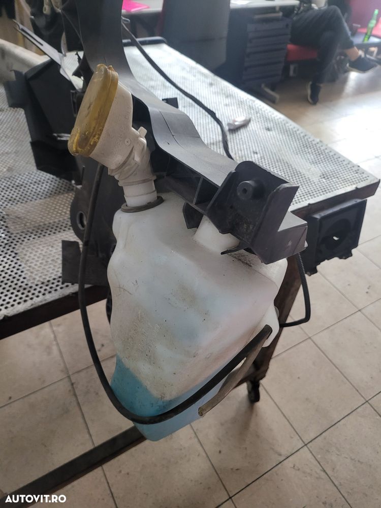 Bidonas Vas Lichid Parbriz Stropgel Renault Megane 2 Combi Break Dezmembrez Renault Megane 2 1.5 Dc - 4