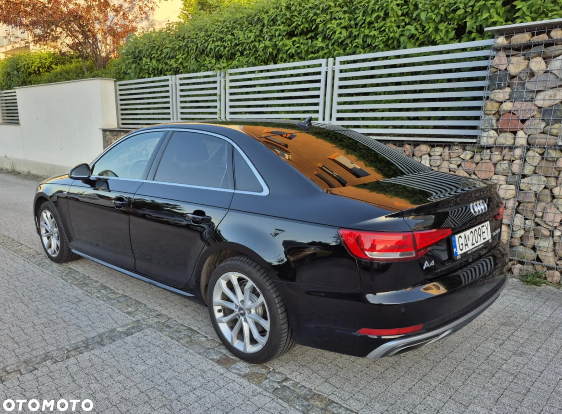Audi A4 35 TFSI S tronic - 4