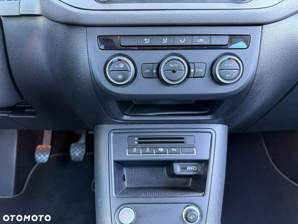 Volkswagen Tiguan 2.0 TDI DPF BlueMotion Technology Lounge Sport & Style - 20
