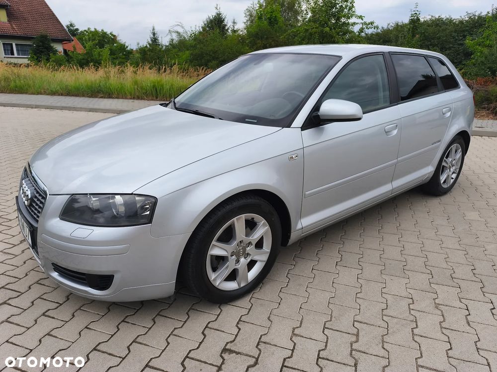 Audi A3 Sportback - 1