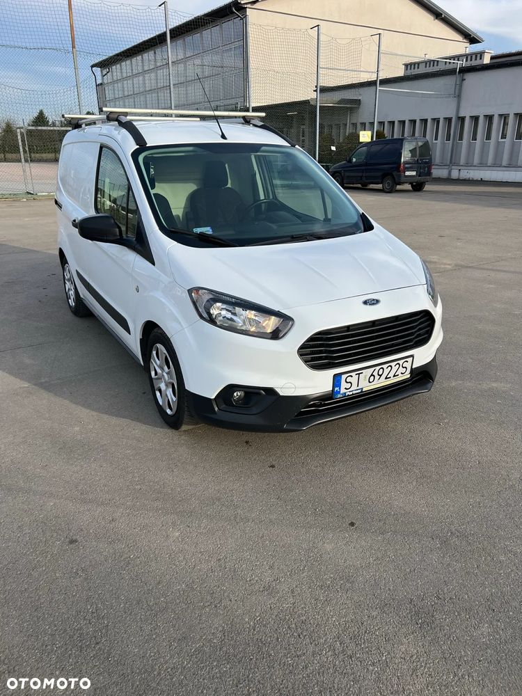 Ford Transit Courier - 1
