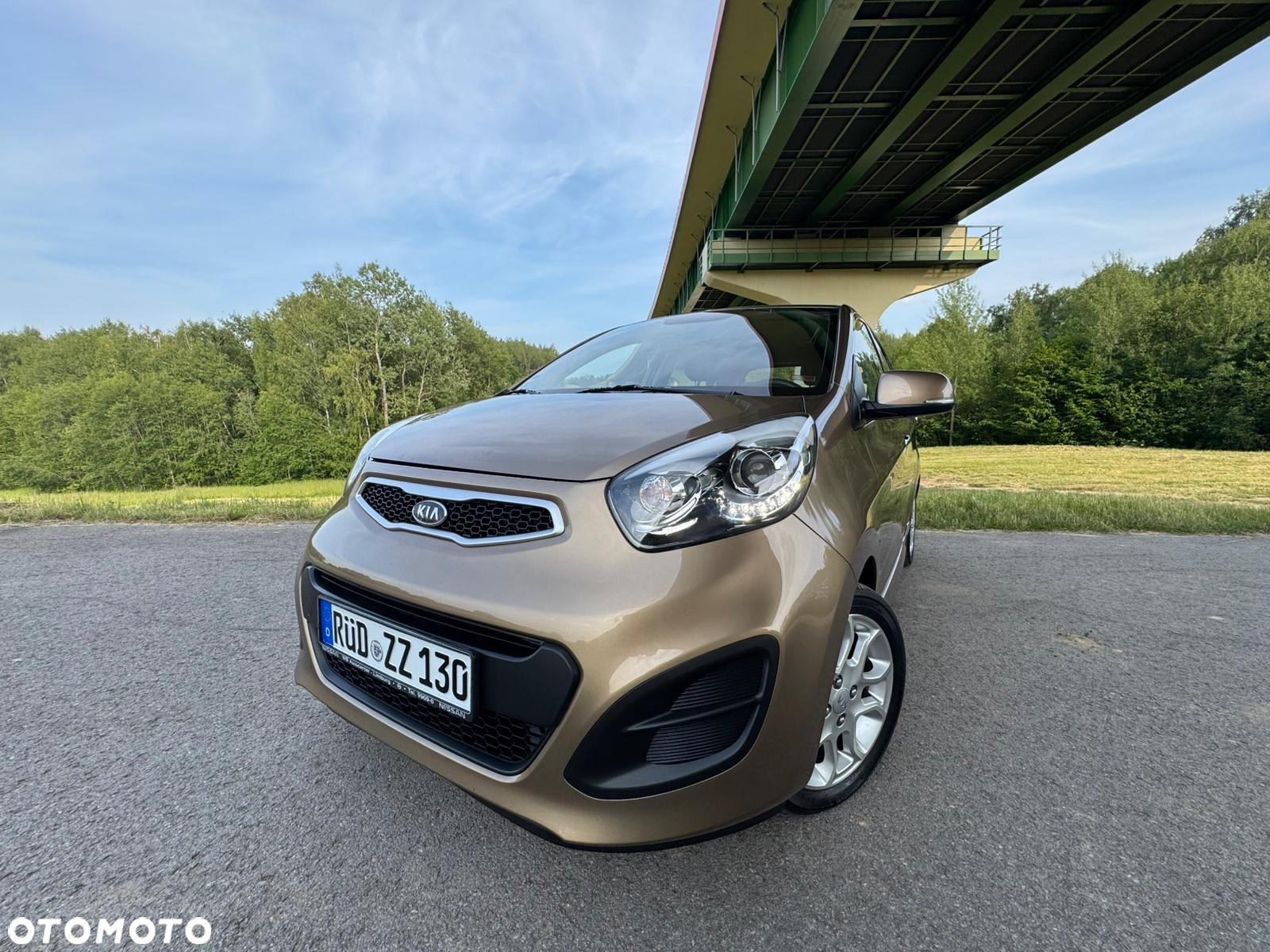 Kia Picanto 1.2 Fifa World Cup Edition - 12